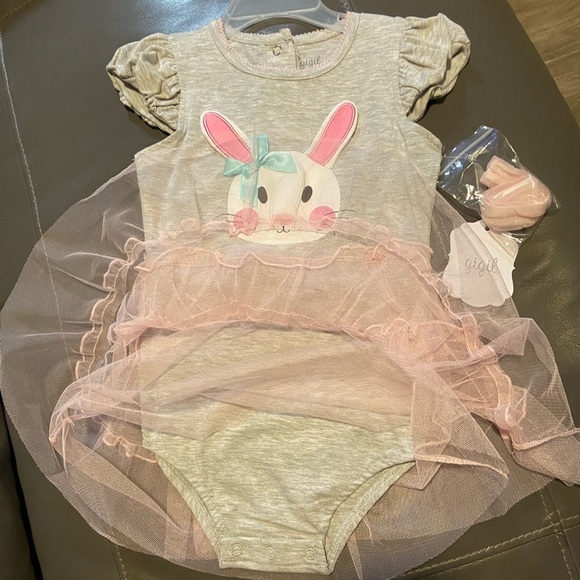 Gigil kid onesie with attached ruffle skirt - Picture 7 of 15